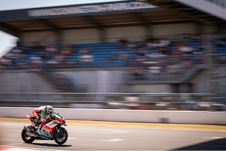 Lowes at Donington Park